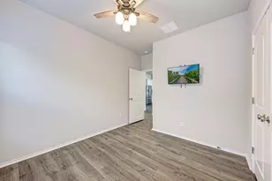136 Finley St, Hutto, TX 78634 - Photo 30