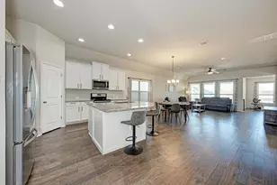 136 Finley St, Hutto, TX 78634 - Photo 6