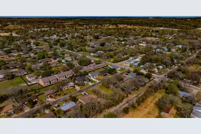 411 Persimmon Street, Bastrop, TX 78602 - Photo 8