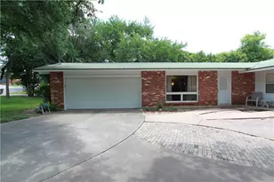 2305 Wilke Dr, Austin, TX 78704 - Photo 2