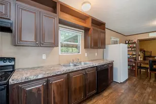 142 Hidden Oaks Loop, Elgin, TX 78621 - Photo 10