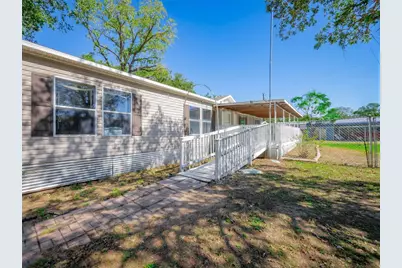 142 Hidden Oaks Loop, Elgin, TX 78621 - Photo 32