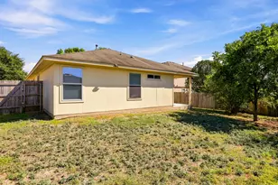 338 Oxford Dr, Kyle, TX 78640 - Photo 20