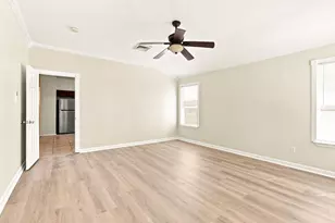 338 Oxford Dr, Kyle, TX 78640 - Photo 8