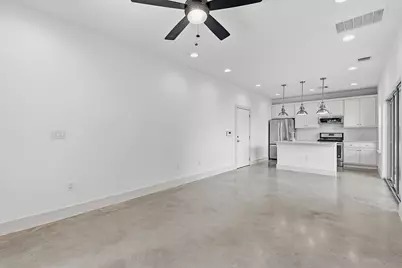 2000 E 18th Street #B, Austin, TX 78702 - Photo 10