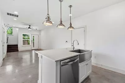 2000 E 18th Street #B, Austin, TX 78702 - Photo 6