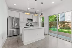 2000 E 18th St, Austin, TX 78702 - Photo 8