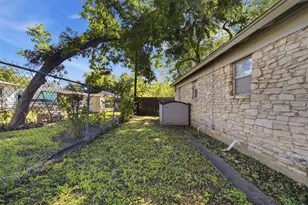 3402 Charles St, Austin, TX 78702 - Photo 38