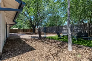 910 Cripple Creek Dr, Austin, TX 78758 - Photo 32