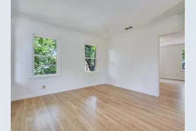 501 Carolyn Ave, Austin, TX 78705 - Photo 24