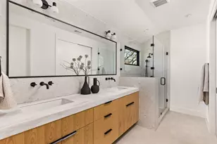 1610 Harvey St, Austin, TX 78702 - Photo 24