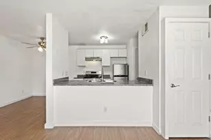 300 E Croslin St, Austin, TX 78752 - Photo 6