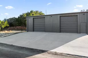 810-1 Kothmann Rd, Dripping Springs, TX 78620 - Photo 2