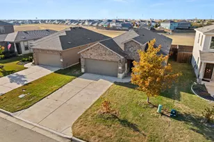 308 Bedford Falls Ln, Jarrell, TX 76537 - Photo 38