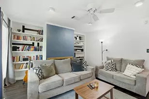 6910 Hart Ln, Austin, TX 78731 - Photo 6