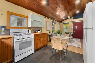 2403 E 11th St, Austin, TX 78702 - Photo 12