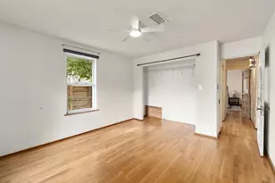 2403 E 11th St, Austin, TX 78702 - Photo 10