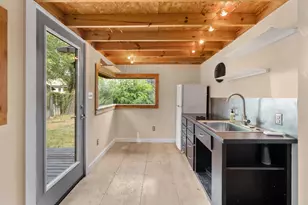 2403 E 11th St, Austin, TX 78702 - Photo 22