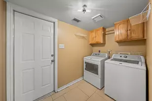 105 Golden Way Way, Universal City, TX 78028 - Photo 14