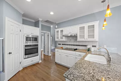 9001 Glenlake Drive, Austin, TX 78730 - Photo 12