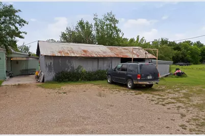 711 E Clark Street, Bartlett, TX 76511 - Photo 20