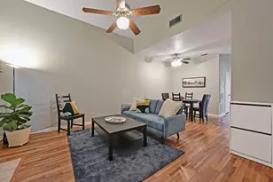 1910 Robbins Pl, Austin, TX 78705 - Photo 4