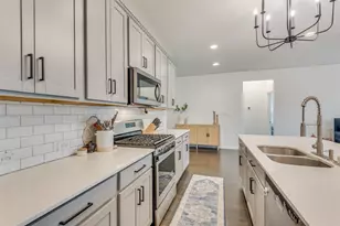 809 S San Marcos St, Manor, TX 78653 - Photo 8