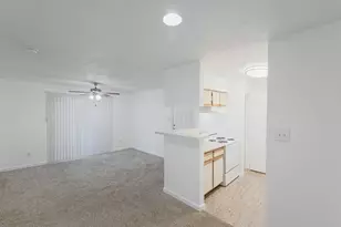 2430 Cromwell Cir, Austin, TX 78741 - Photo 10