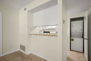 712 W 21st St, Austin, TX 78705 - Photo 8
