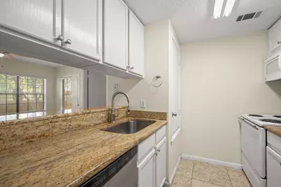 712 W 21st Street #101, Austin, TX 78705 - Photo 6
