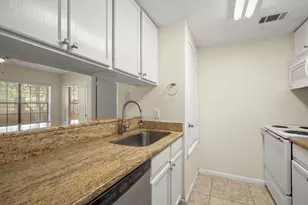 712 W 21st St, Austin, TX 78705 - Photo 6