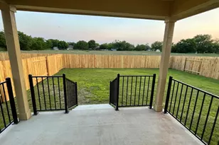 323 Durango Downs Dr, Hutto, TX 78634 - Photo 32