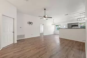 109 Calcite Ln, Jarrell, TX 76537 - Photo 6