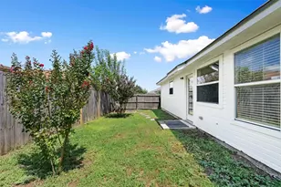 109 Calcite Ln, Jarrell, TX 76537 - Photo 38