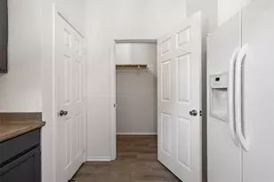 109 Calcite Ln, Jarrell, TX 76537 - Photo 20