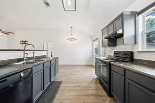 109 Calcite Ln, Jarrell, TX 76537 - Photo 18