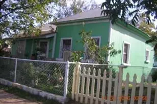 907 E 3rd St, Austin, TX 78702 - Photo 2