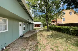 907 E 3rd St, Austin, TX 78702 - Photo 12