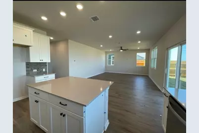 911 Gray Fox Loop, Hutto, TX 78634 - Photo 6