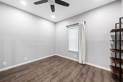 2414 Longview Street #202, Austin, TX 78705 - Photo 14
