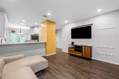 2414 Longview Street #202, Austin, TX 78705 - Photo 8