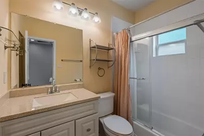 2414 Longview Street #202, Austin, TX 78705 - Photo 20