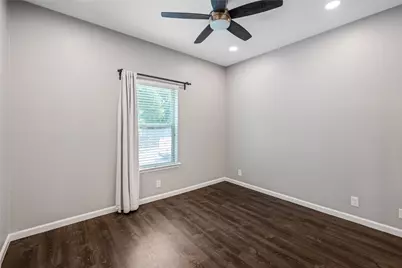 2414 Longview Street #202, Austin, TX 78705 - Photo 18