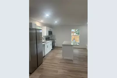 8200 Rockwood Lane #B, Austin, TX 78757 - Photo 2