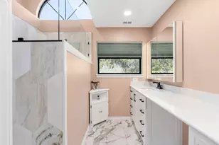 13805 Skyline Dr, Austin, TX 78732 - Photo 18