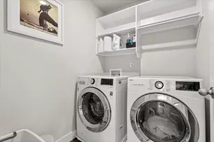 7110 Silver Star Ln, Austin, TX 78744 - Photo 16