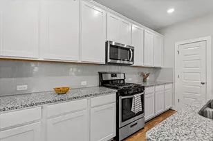 7110 Silver Star Ln, Austin, TX 78744 - Photo 6