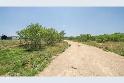 1121 Callihan Road, Luling, TX 78648 - Photo 6