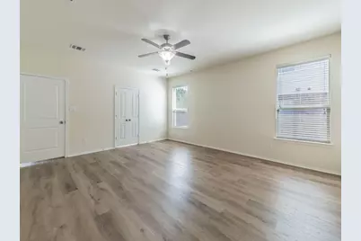 18705 Falcon Pointe Boulevard, Pflugerville, TX 78660 - Photo 10