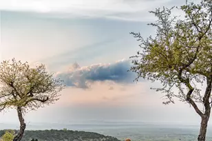 1276 Canyon Crossing View, Dripping Springs, TX 78620 - Photo 20